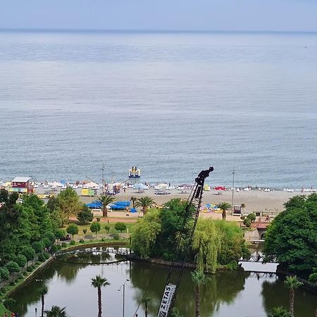 Deluxe Hotel Room In The Heart Of Batumi Orbi City A Block Luaran gambar